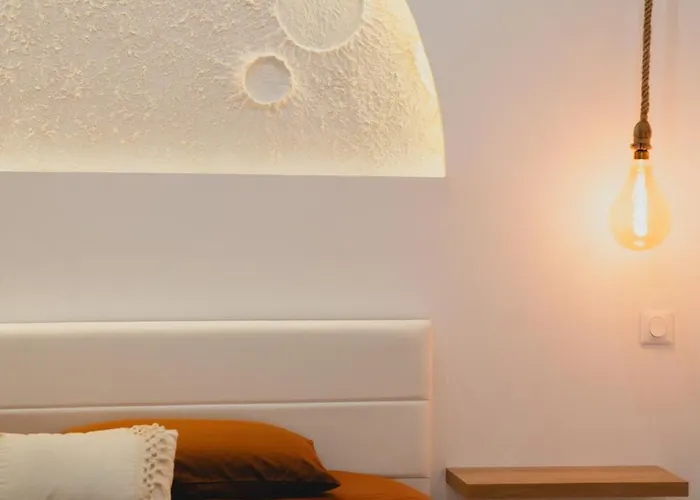 Apartment Cinema Lune Montfrin